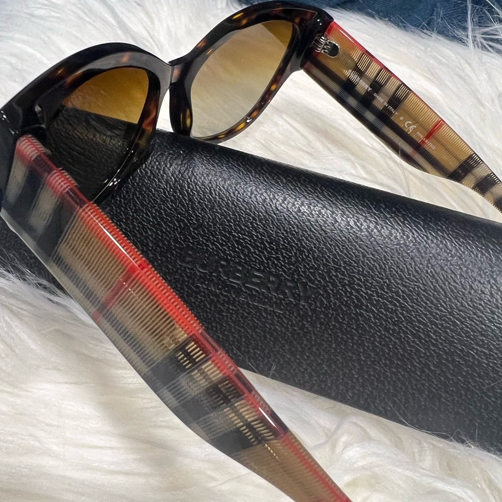 Burberry 54mm check detail polarized gradient car eye sunglasses - Picture 3 of 4